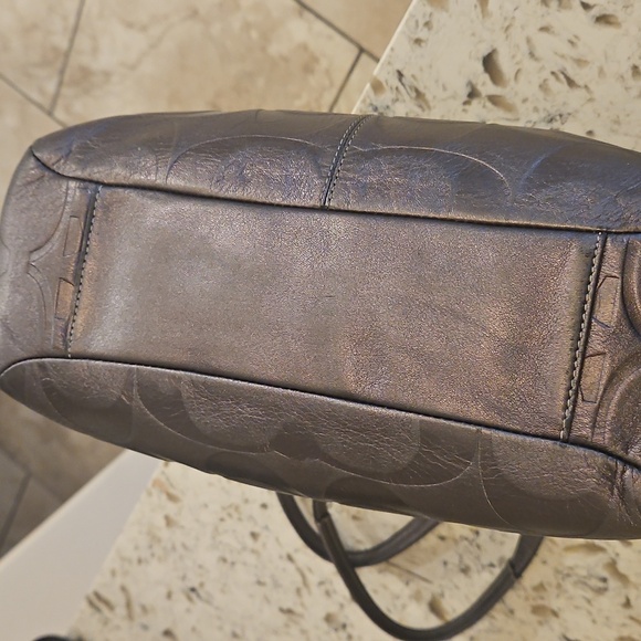 Coach Mettalic Gray Leather Tote And Wallet Set - Picture 6 of 17